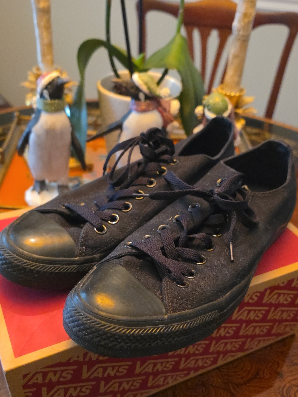 Converse low-top sneakers in black